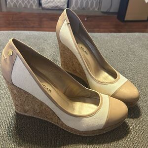 Antonio Melani Drew size 9M cork wedge tan and cream